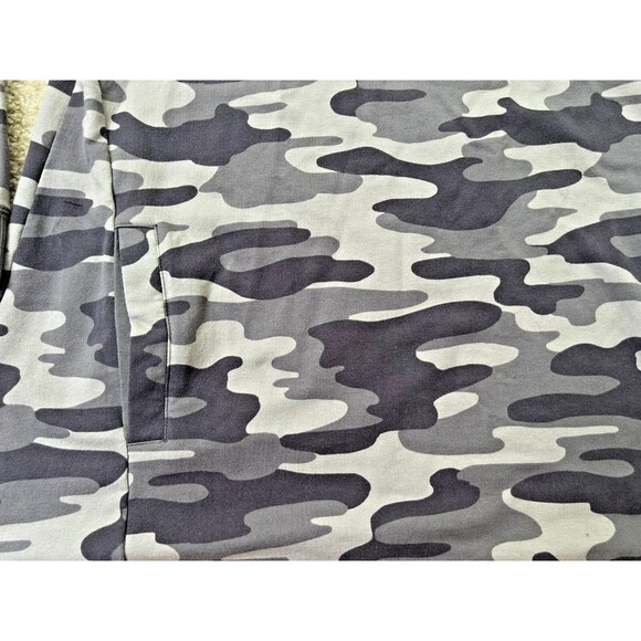 D Co Active Women's Camouflage Pullover Tunic Grey Medium with Pockets - Picture 2 of 9